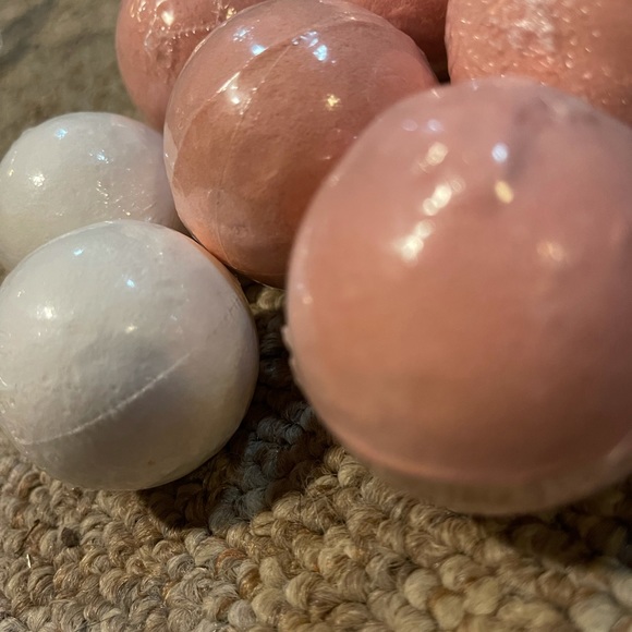 Bath bombs - Picture 1 of 4